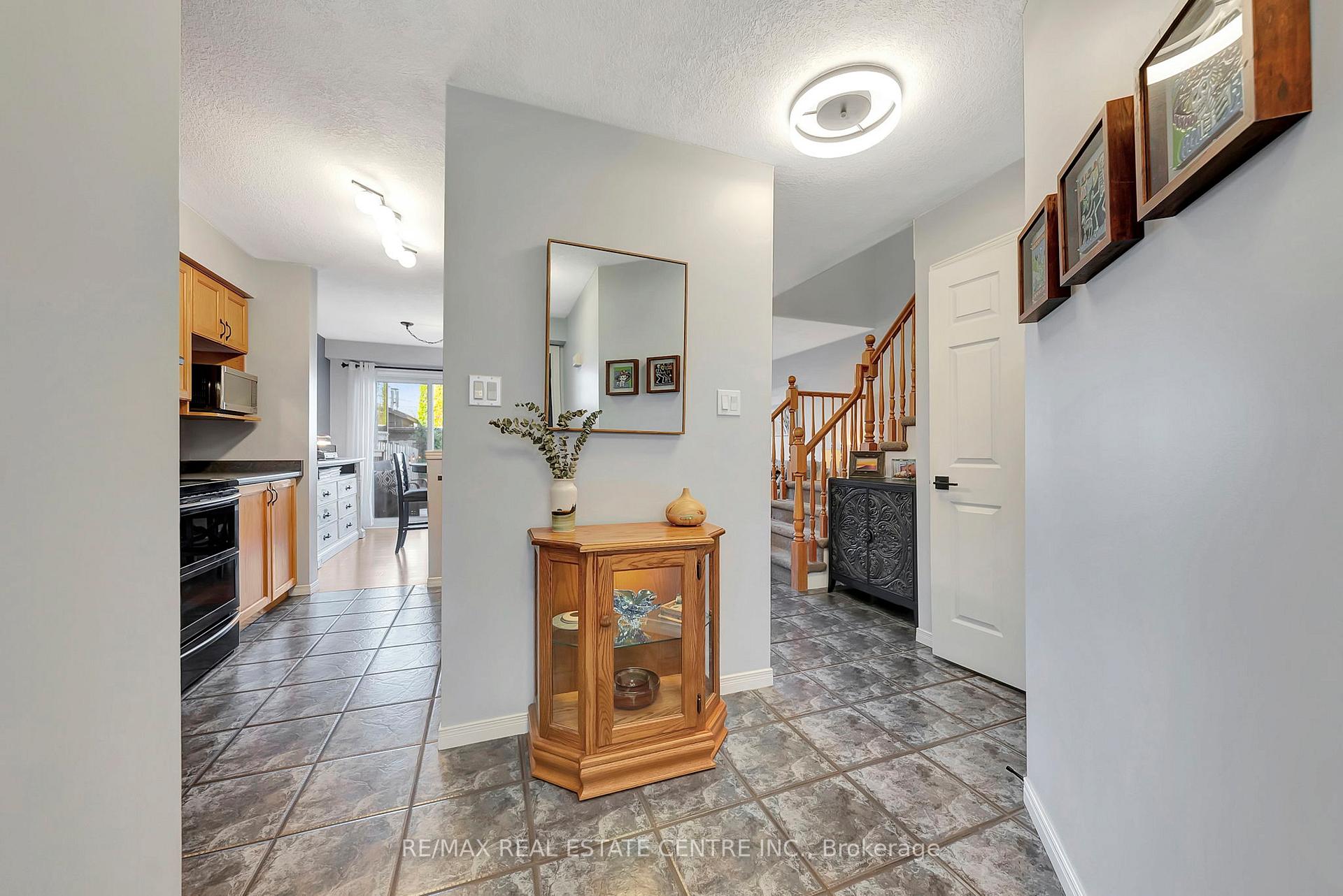 Photo 8 of 62 Brandy Crescent, Kitchener — HOMEH