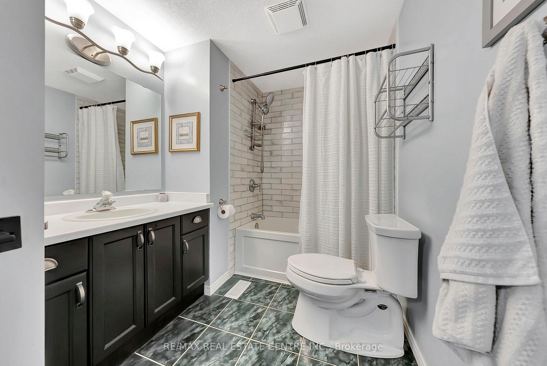 Photo 25 of 62 Brandy Crescent, Kitchener — HOMEH