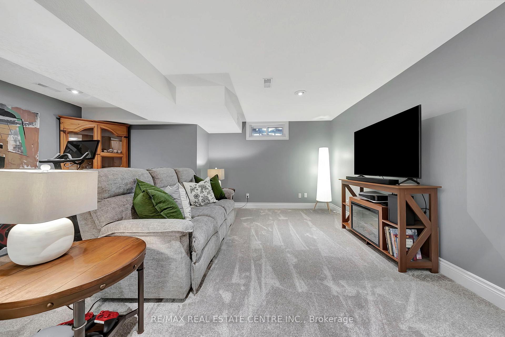 Photo 27 of 62 Brandy Crescent, Kitchener — HOMEH