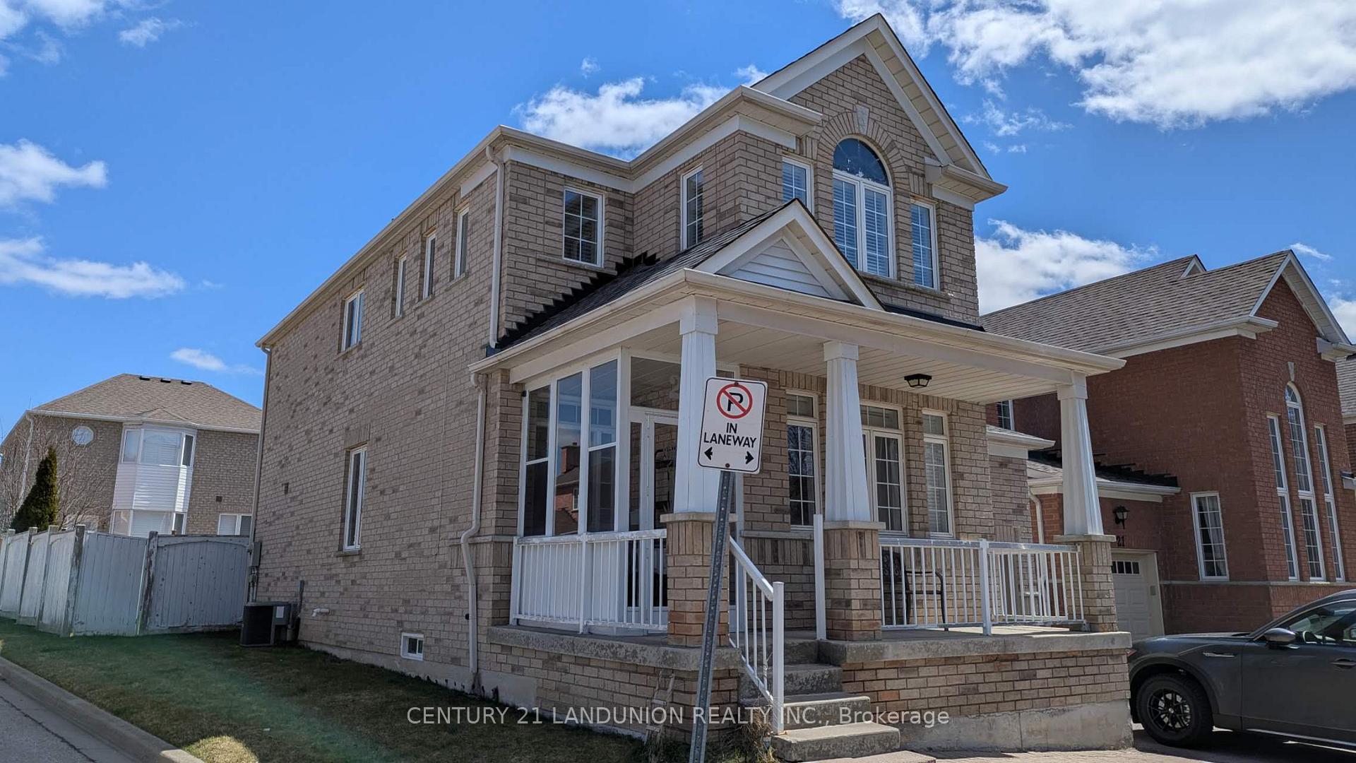 Photo 2 of 23 Wychwood Drive, Markham, Berczy — HOMEH