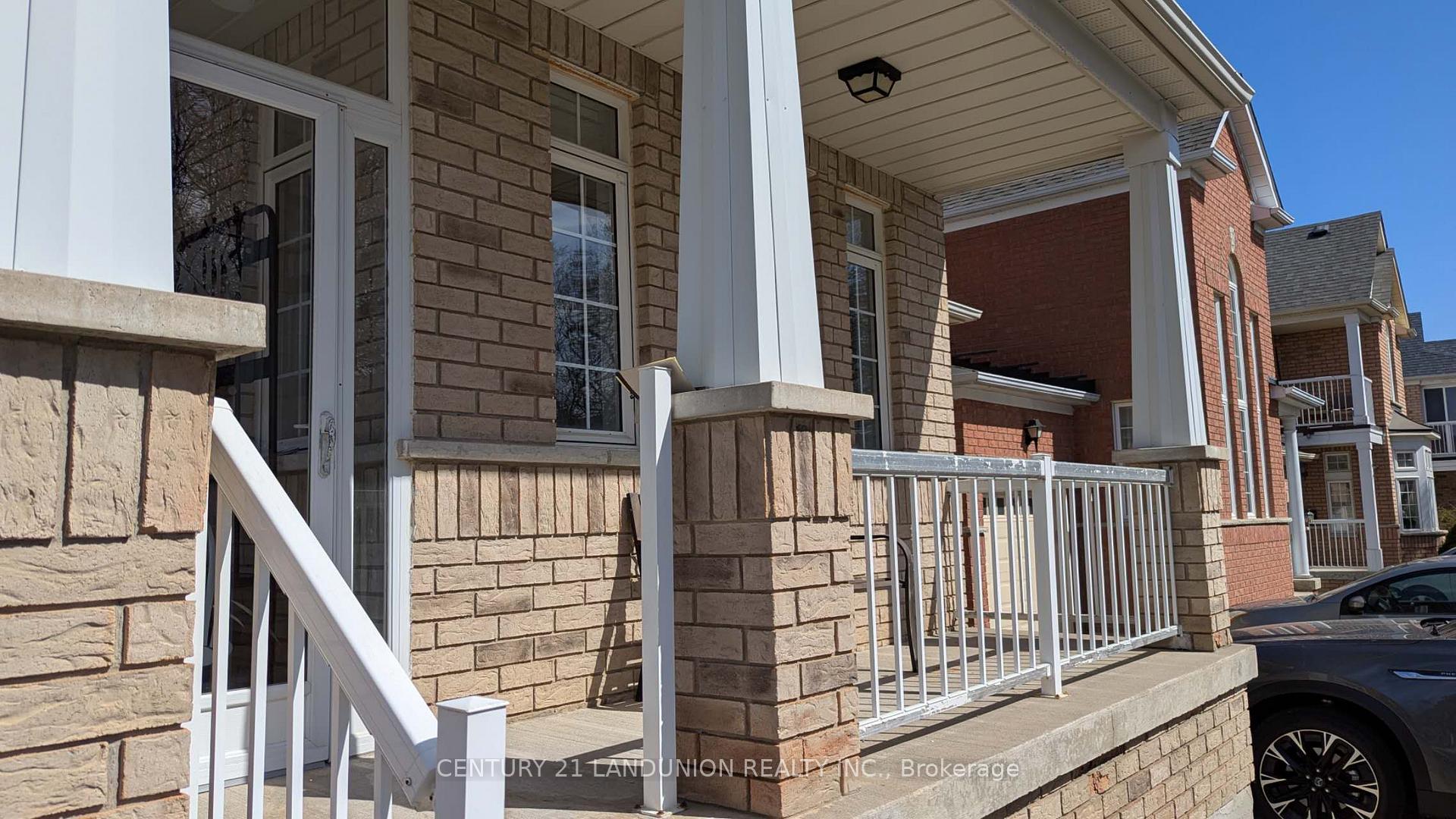 Photo 3 of 23 Wychwood Drive, Markham, Berczy — HOMEH
