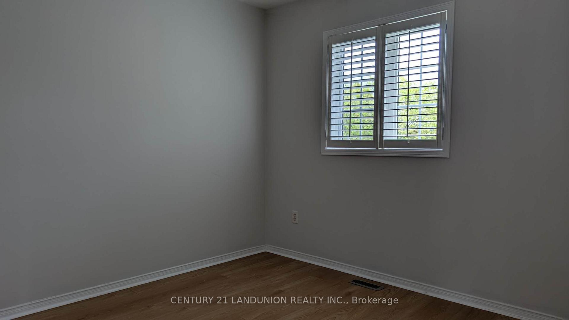 Photo 15 of 23 Wychwood Drive, Markham, Berczy — HOMEH