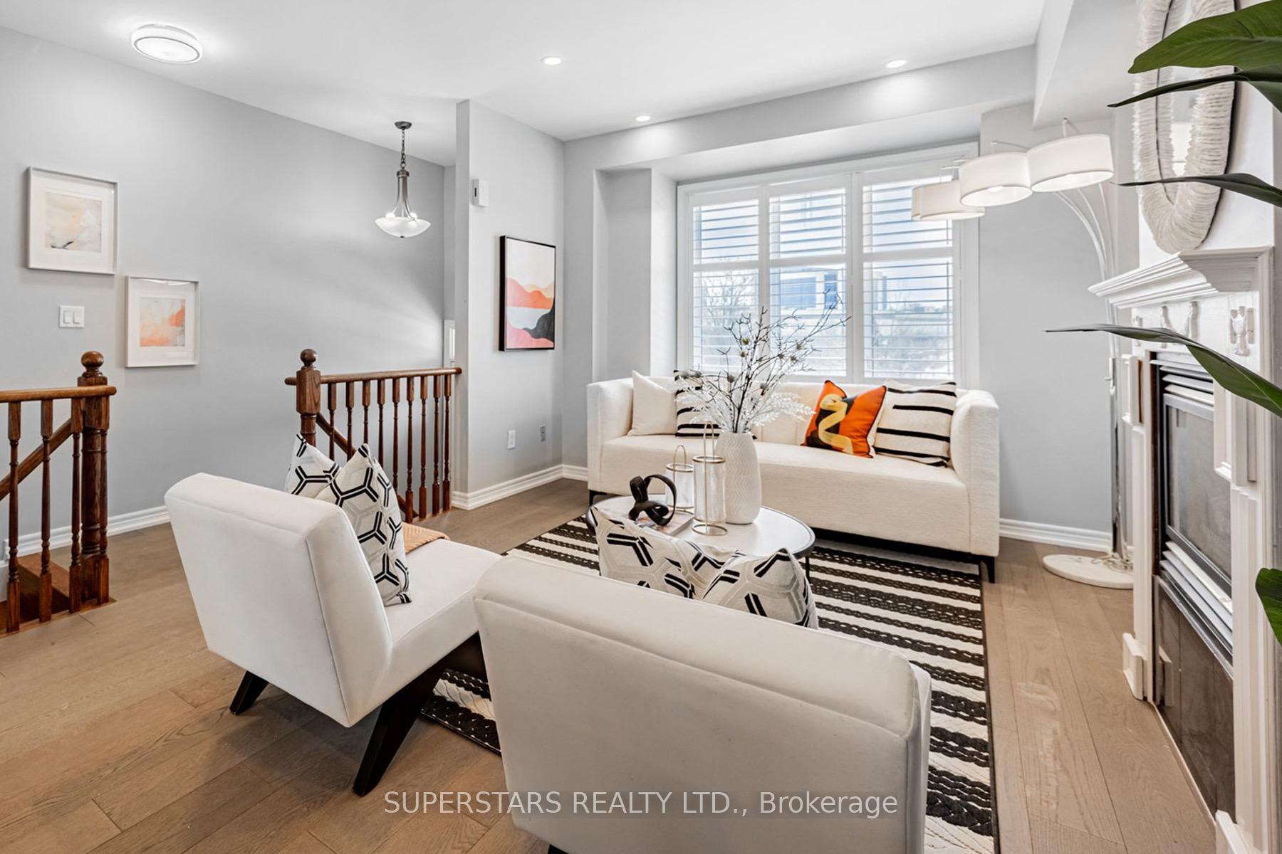Photo 2 of 74 Pond Drive, Markham, Commerce Valley — HOMEH