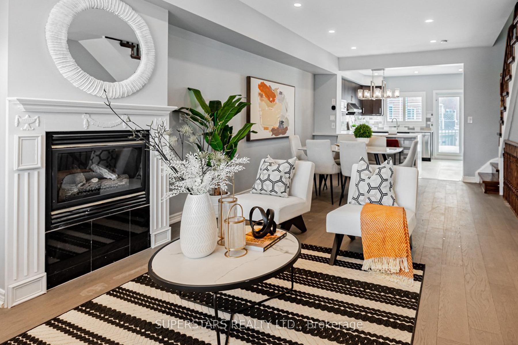Photo 4 of 74 Pond Drive, Markham, Commerce Valley — HOMEH
