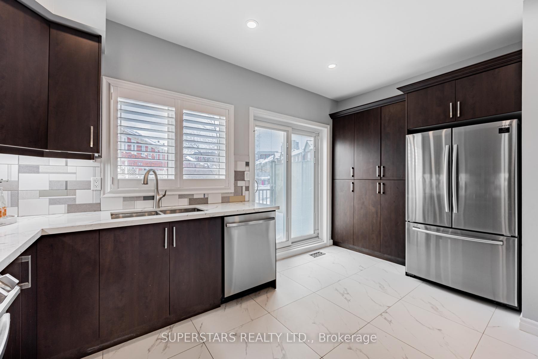 Photo 9 of 74 Pond Drive, Markham, Commerce Valley — HOMEH