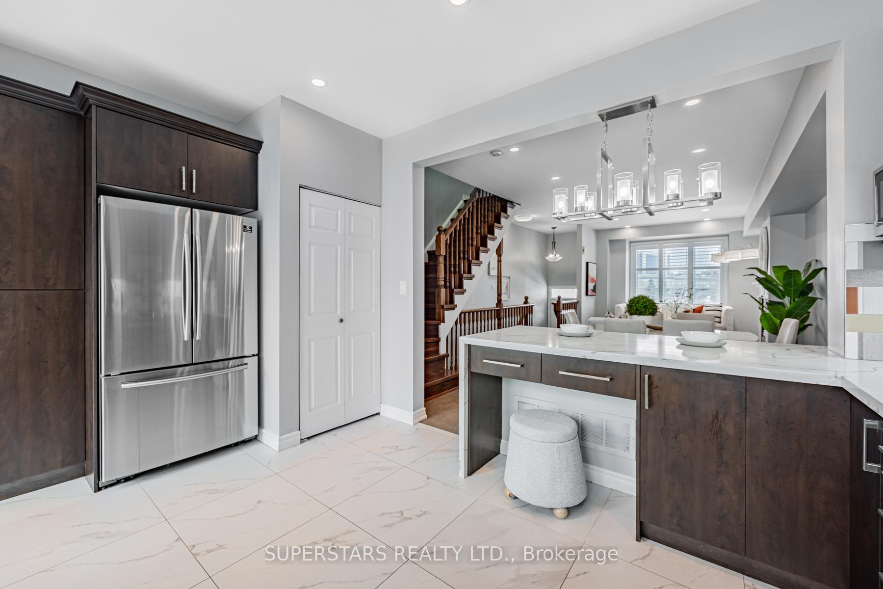 Photo 10 of 74 Pond Drive, Markham, Commerce Valley — HOMEH