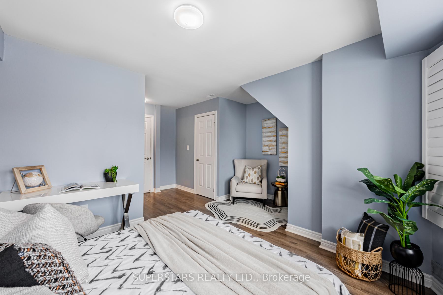 Photo 23 of 74 Pond Drive, Markham, Commerce Valley — HOMEH
