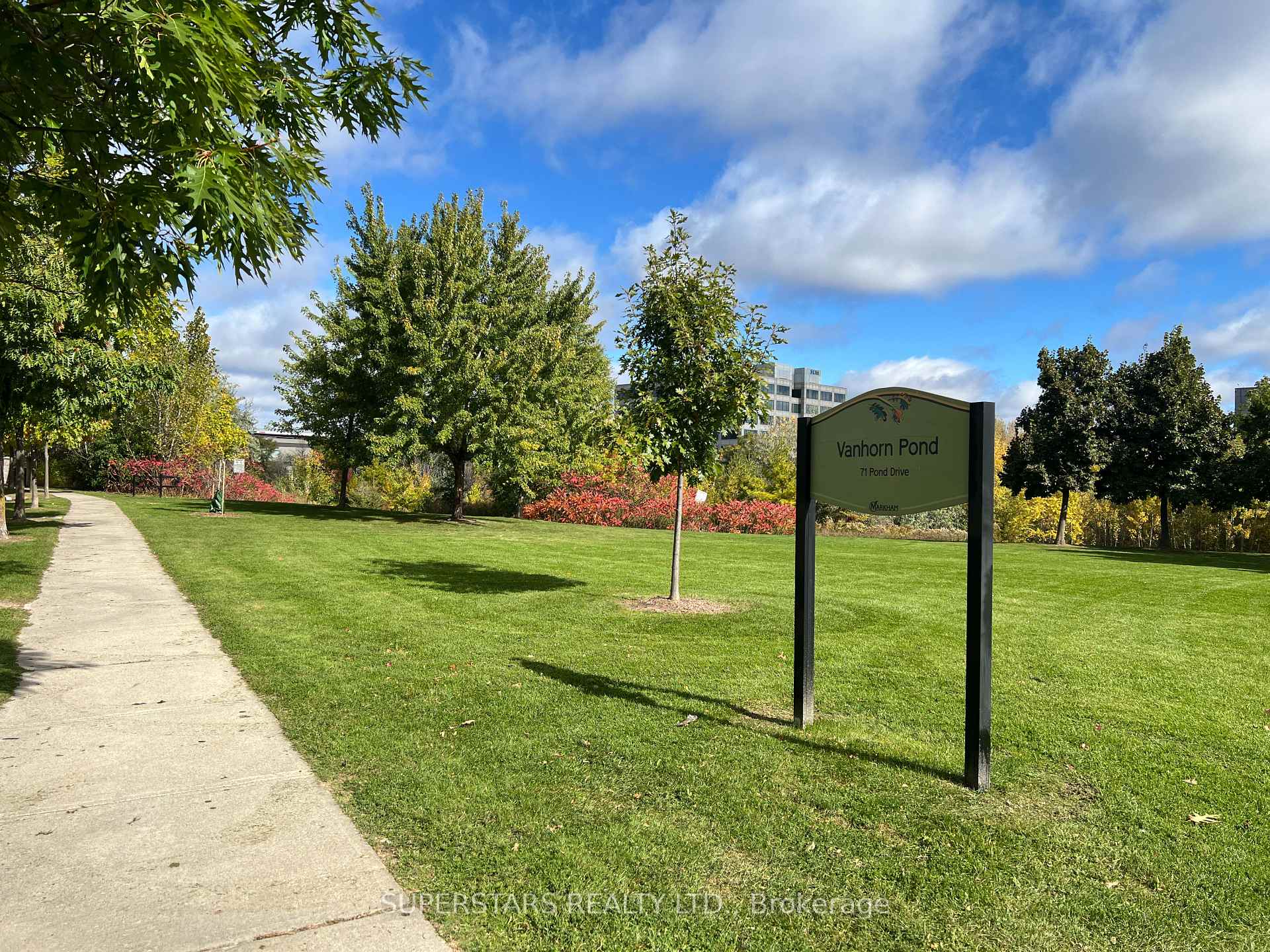 Photo 29 of 74 Pond Drive, Markham, Commerce Valley — HOMEH
