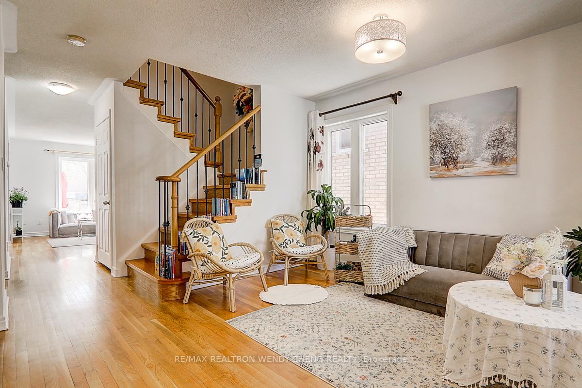 Photo 6 of 15 Autumnglen Road, Markham, Greensborough — HOMEH