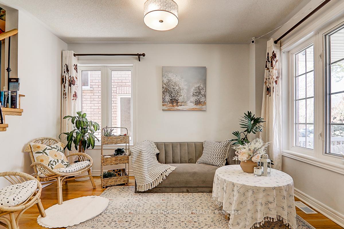 Photo 7 of 15 Autumnglen Road, Markham, Greensborough — HOMEH