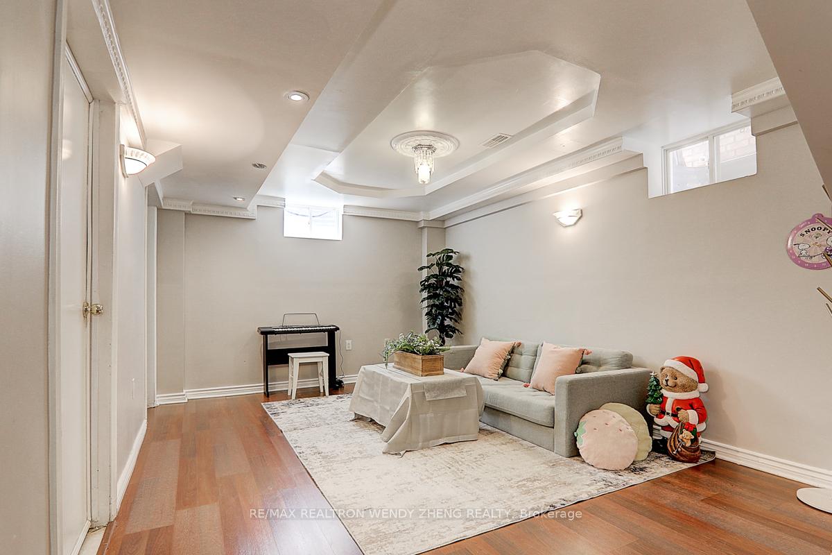 Photo 36 of 15 Autumnglen Road, Markham, Greensborough — HOMEH