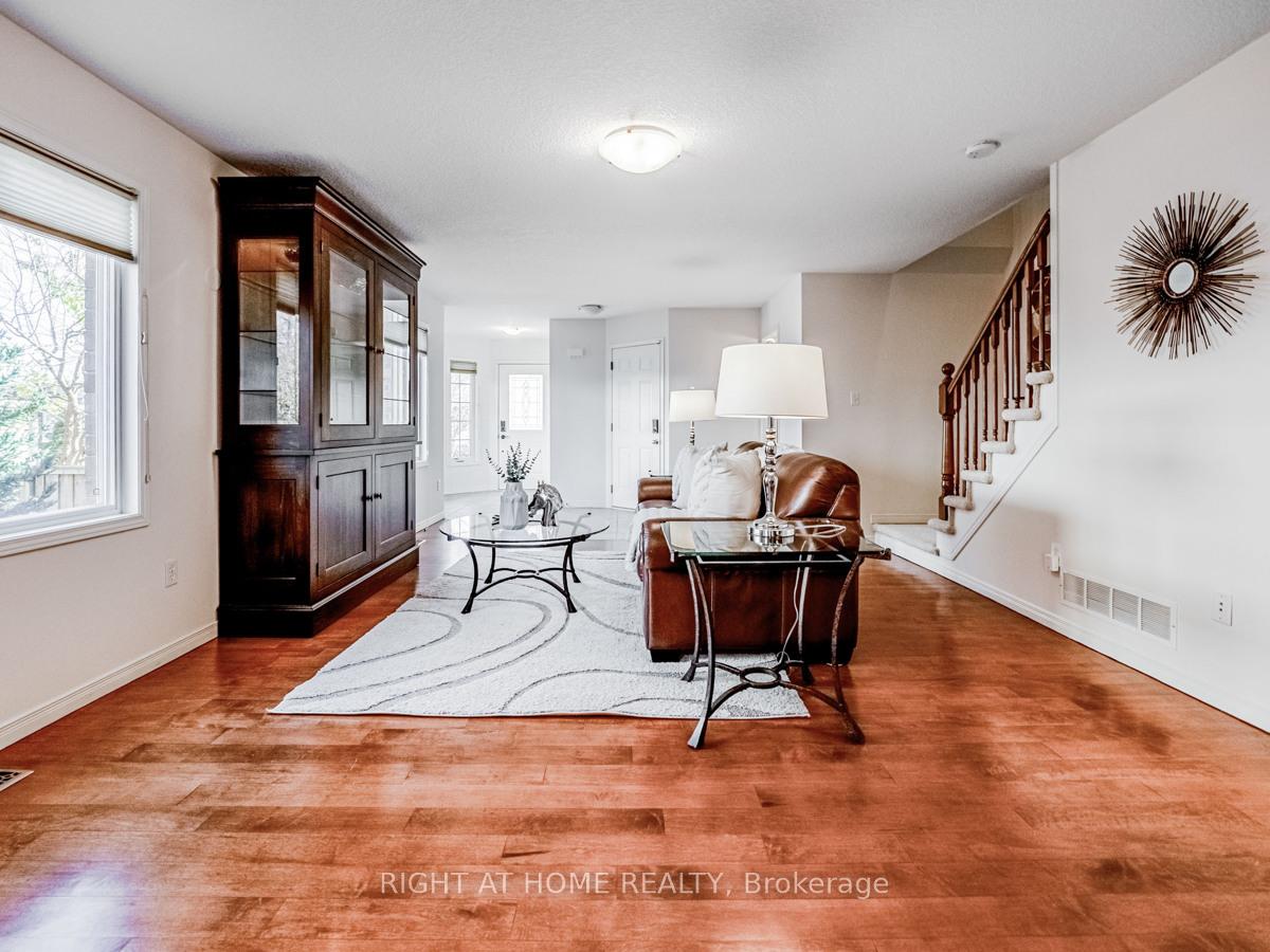 Photo 8 of 129 Upper Mercer Street, Kitchener — HOMEH