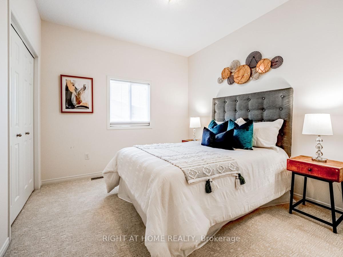 Photo 17 of 129 Upper Mercer Street, Kitchener — HOMEH