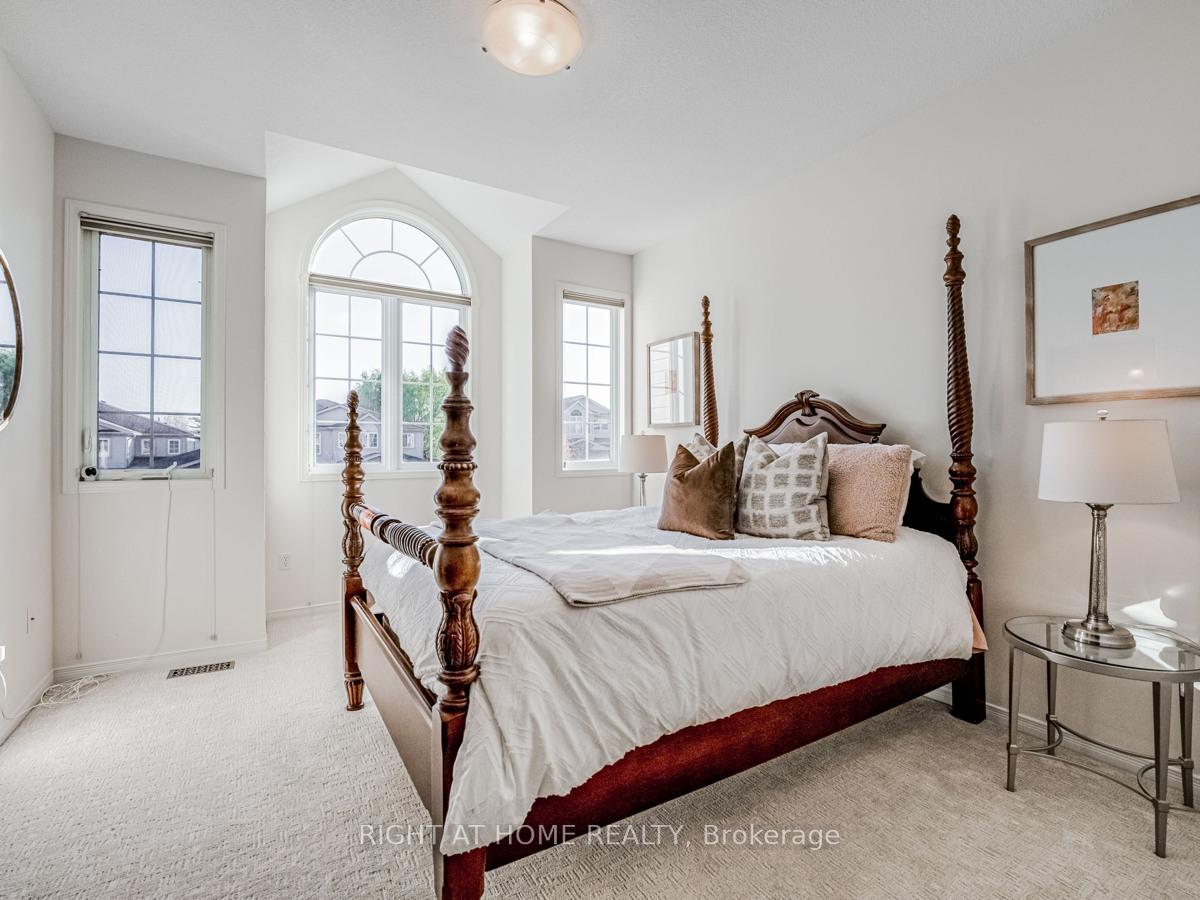 Photo 20 of 129 Upper Mercer Street, Kitchener — HOMEH