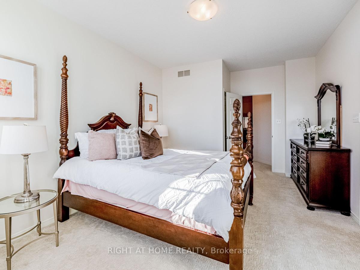 Photo 21 of 129 Upper Mercer Street, Kitchener — HOMEH