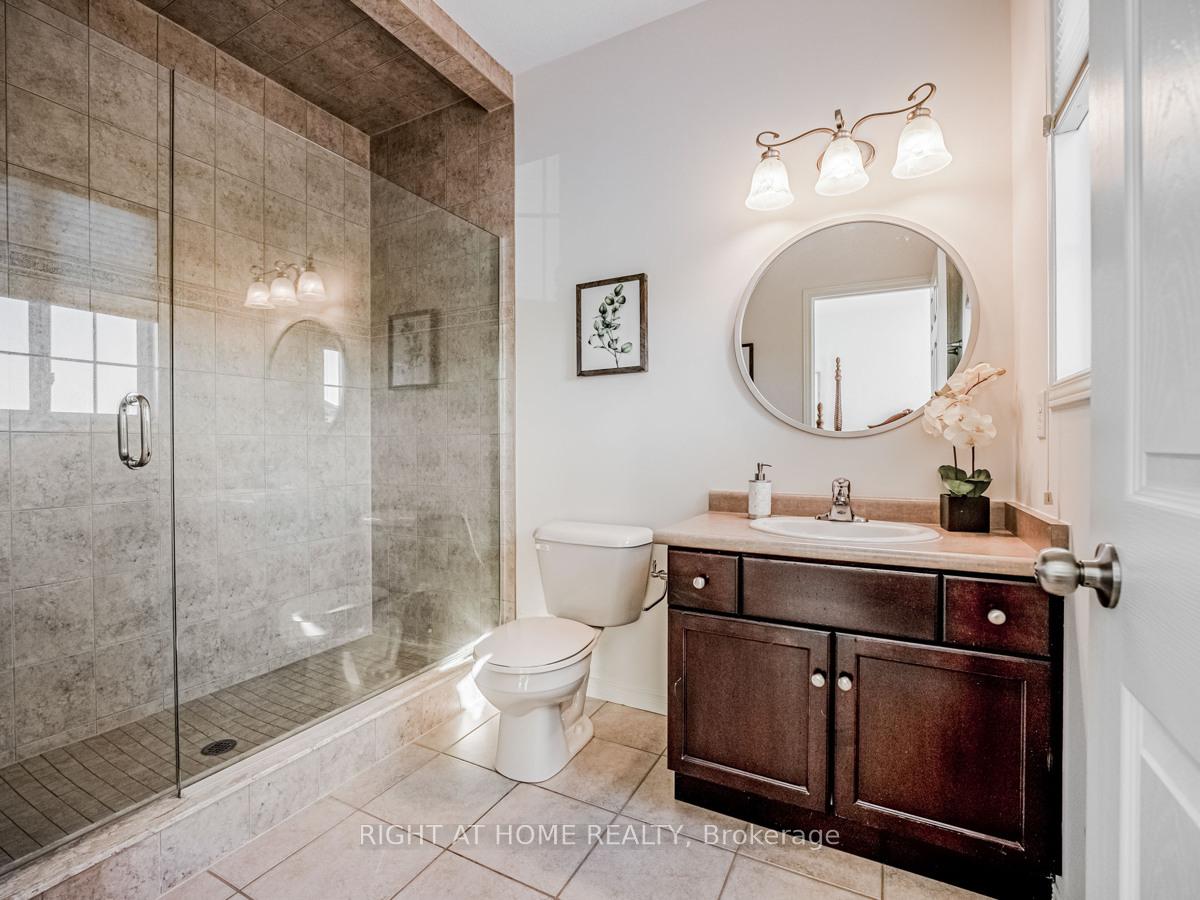 Photo 22 of 129 Upper Mercer Street, Kitchener — HOMEH