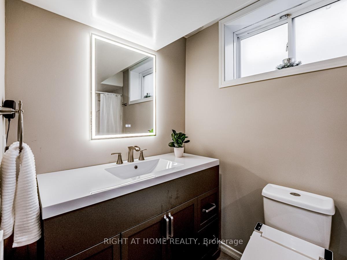 Photo 25 of 129 Upper Mercer Street, Kitchener — HOMEH