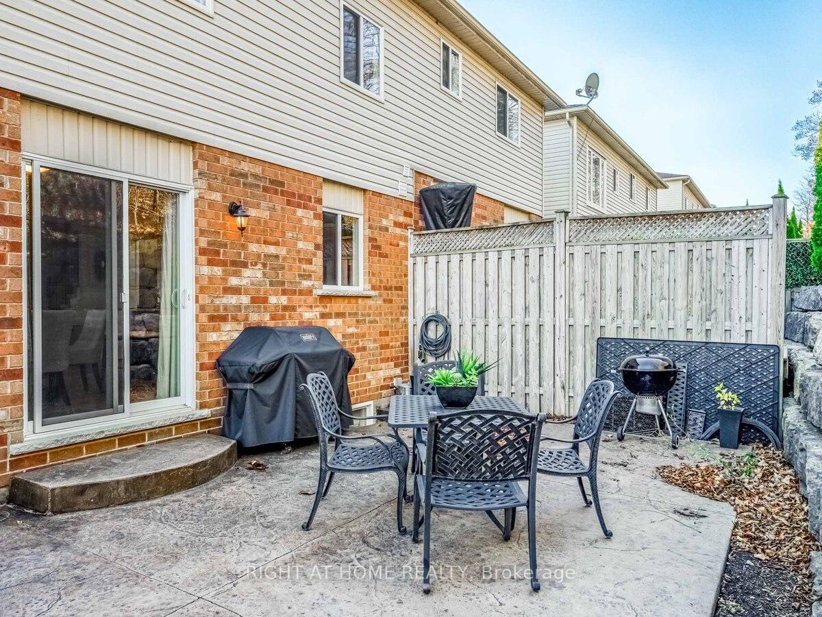 Photo 31 of 129 Upper Mercer Street, Kitchener — HOMEH