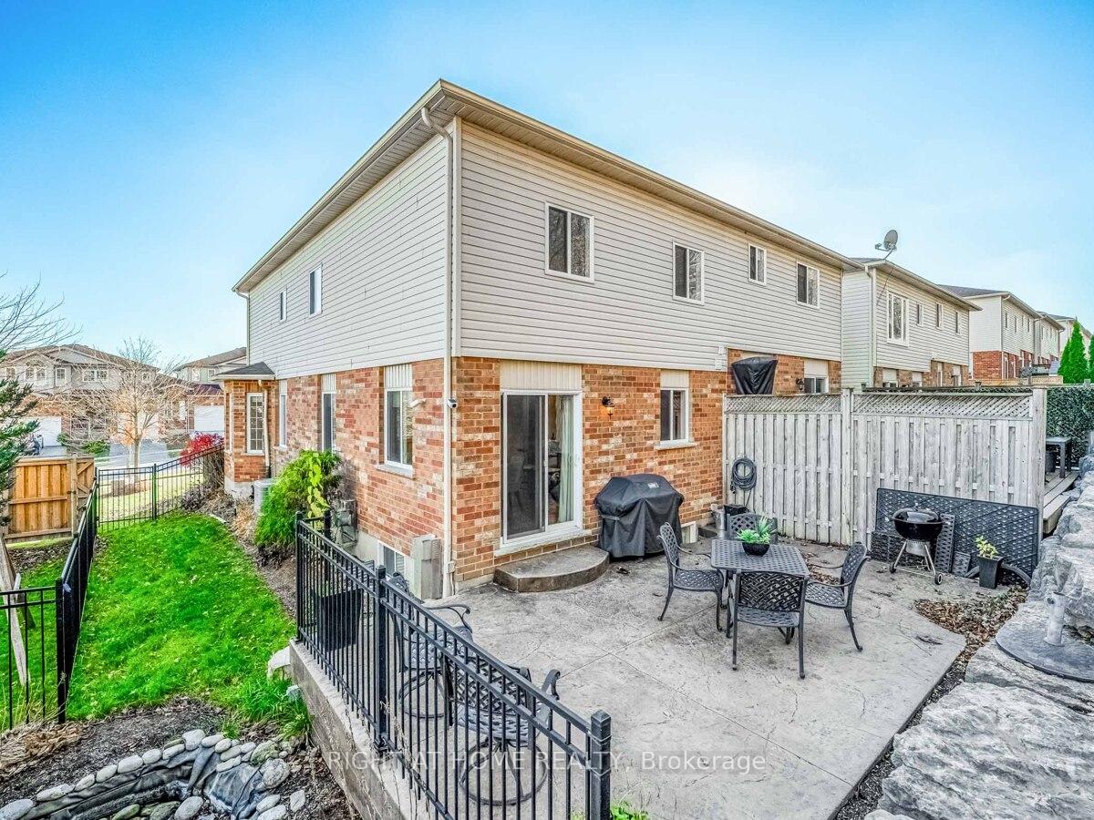 Photo 32 of 129 Upper Mercer Street, Kitchener — HOMEH