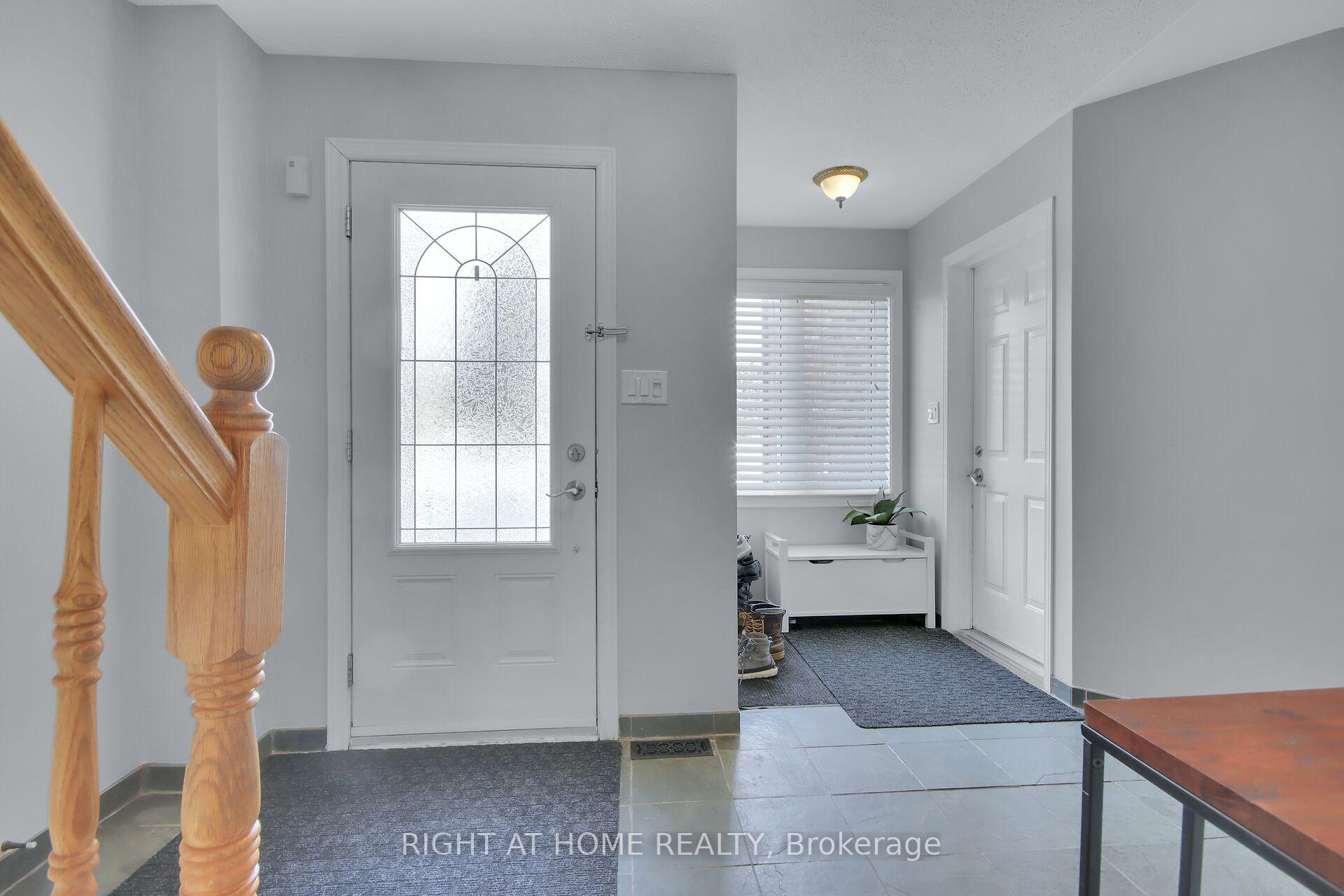 Photo 3 of 11 Hepburn Court, Ottawa, Kanata - Katimavik — HOMEH