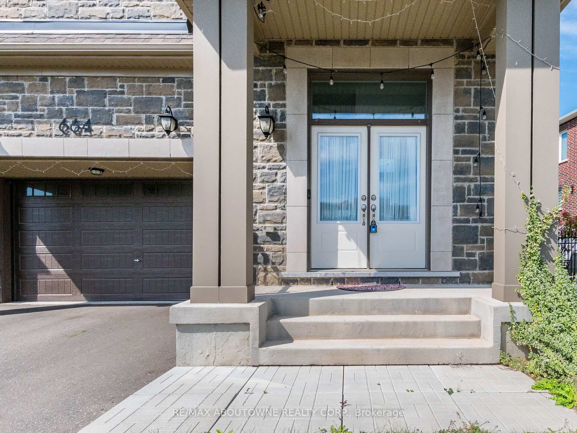 Photo 2 of 664 Aspen Terrace, Milton, Cobban — HOMEH