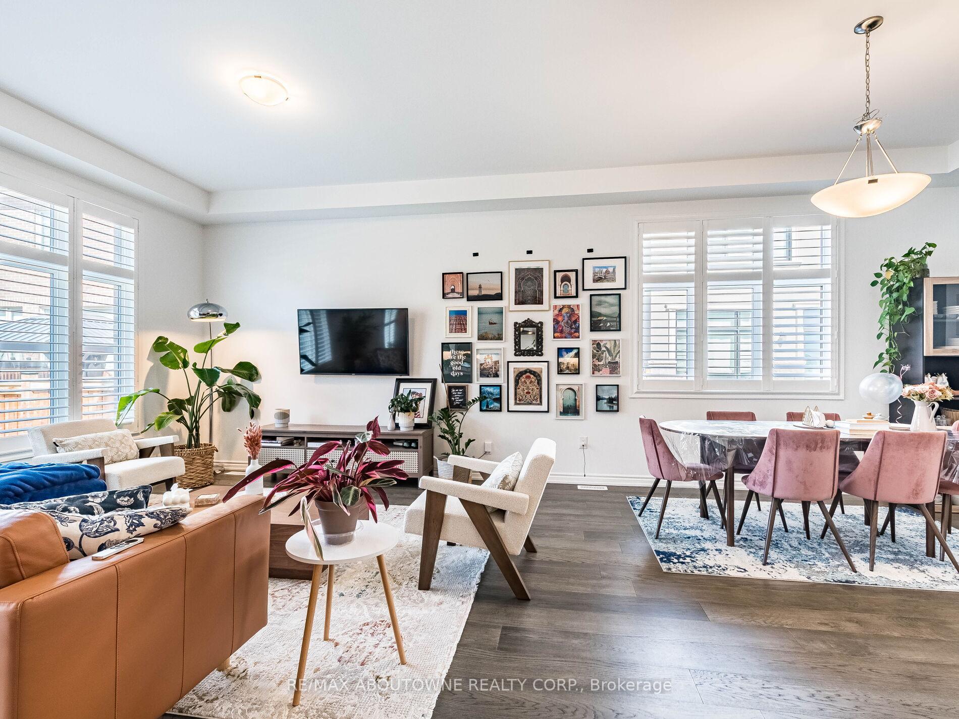 Photo 9 of 664 Aspen Terrace, Milton, Cobban — HOMEH