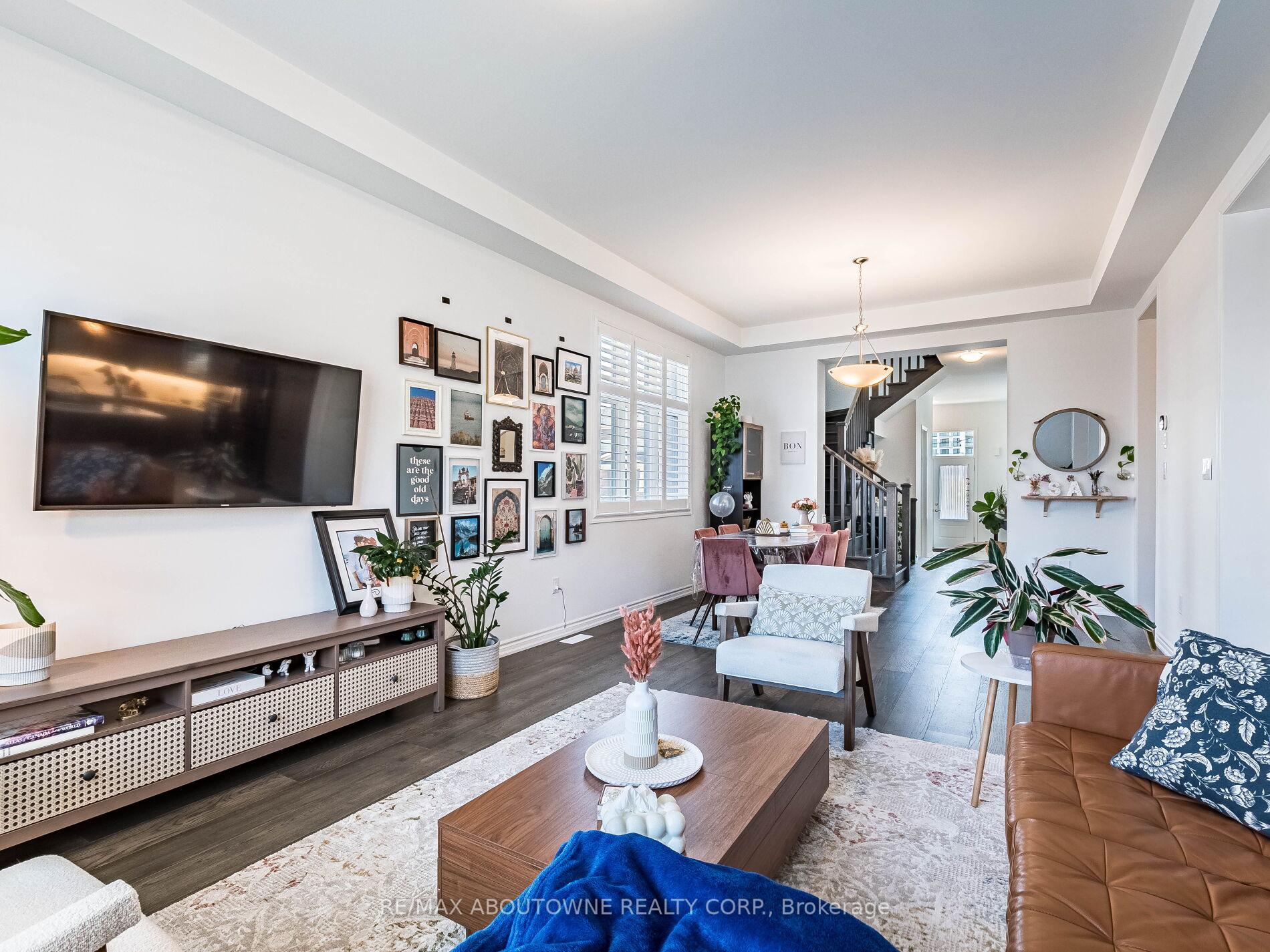 Photo 10 of 664 Aspen Terrace, Milton, Cobban — HOMEH