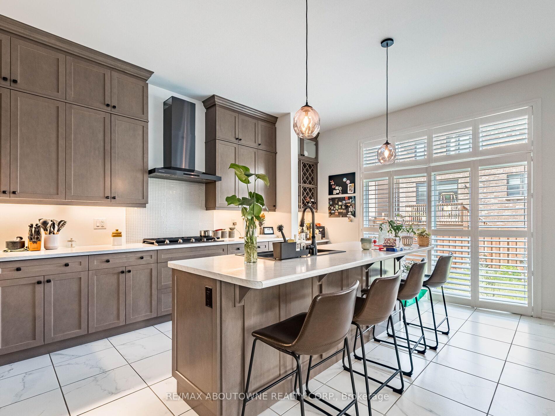 Photo 16 of 664 Aspen Terrace, Milton, Cobban — HOMEH