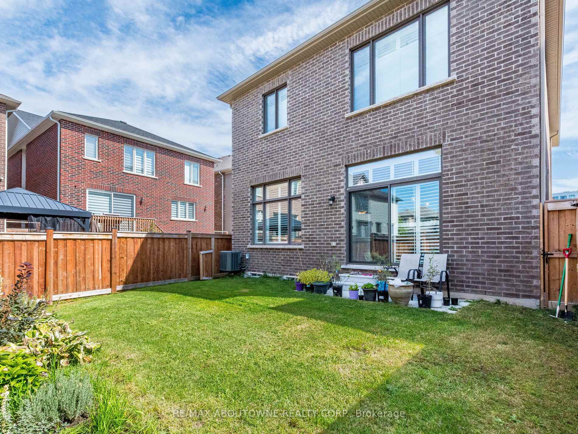 Photo 42 of 664 Aspen Terrace, Milton, Cobban — HOMEH