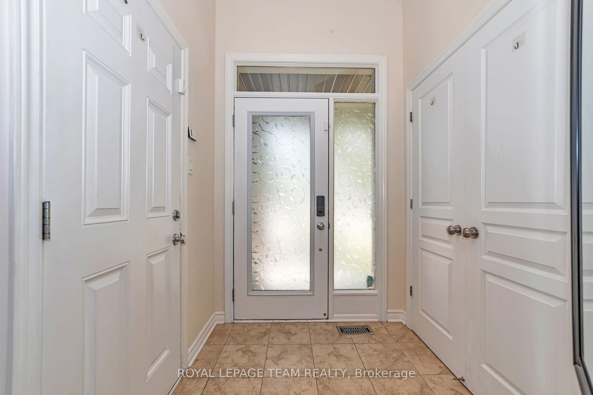 Photo 2 of 916 Fletcher Circle, Ottawa, Kanata - Kanata Lakes/Heritage Hills — HOMEH