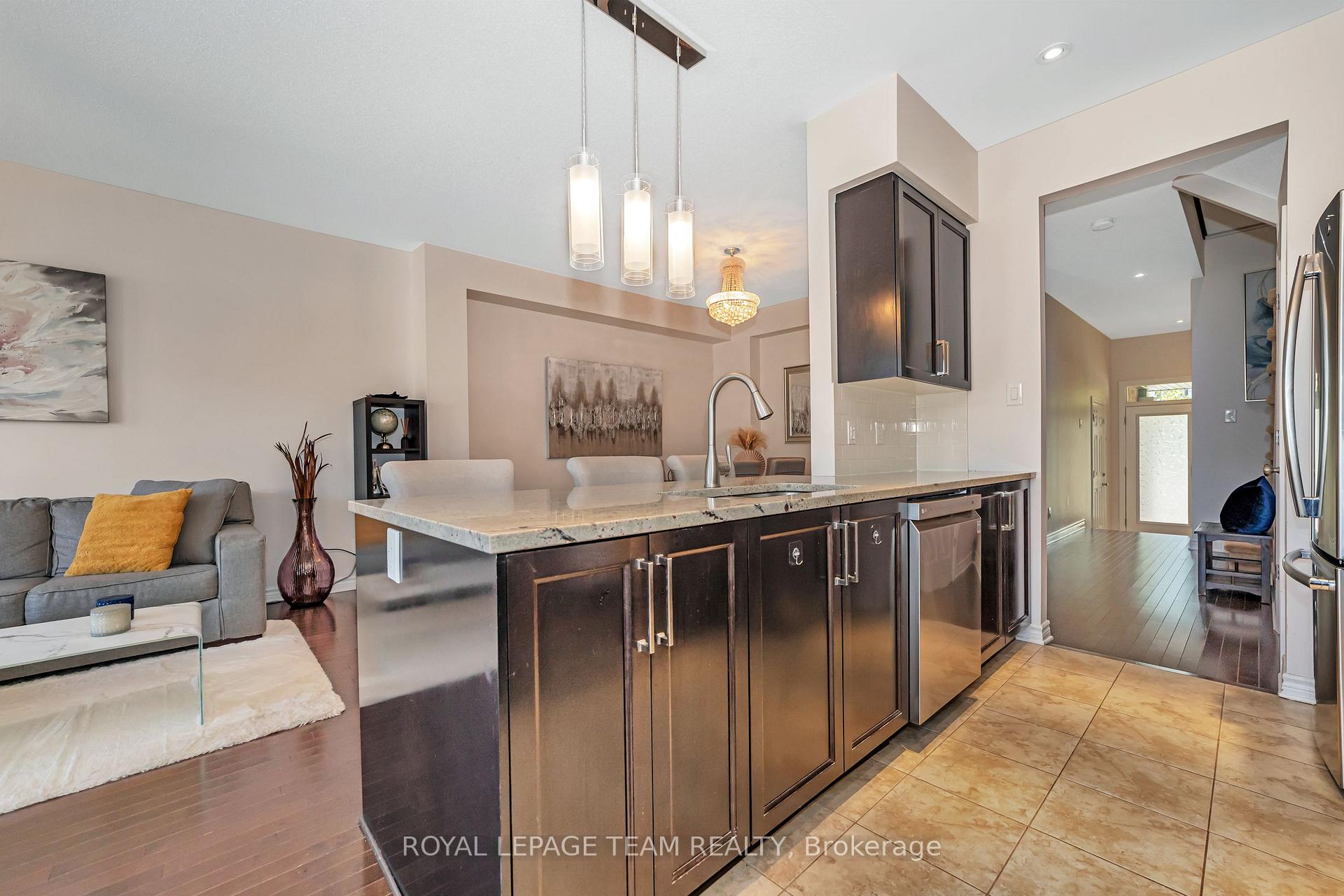 Photo 12 of 916 Fletcher Circle, Ottawa, Kanata - Kanata Lakes/Heritage Hills — HOMEH