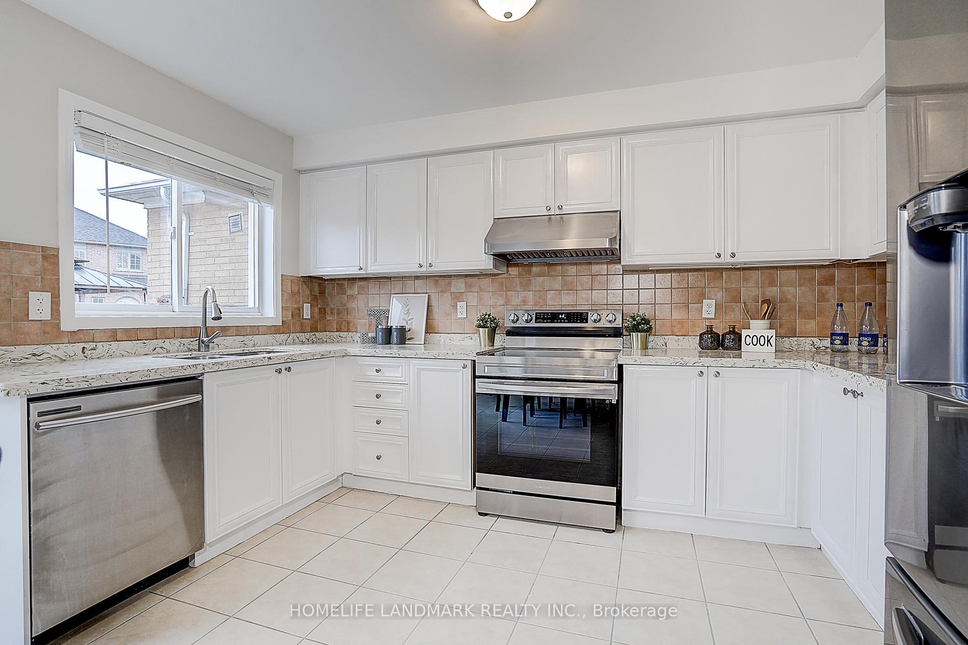 Photo 19 of 16 Eakin Mill Road, Markham, Wismer — HOMEH