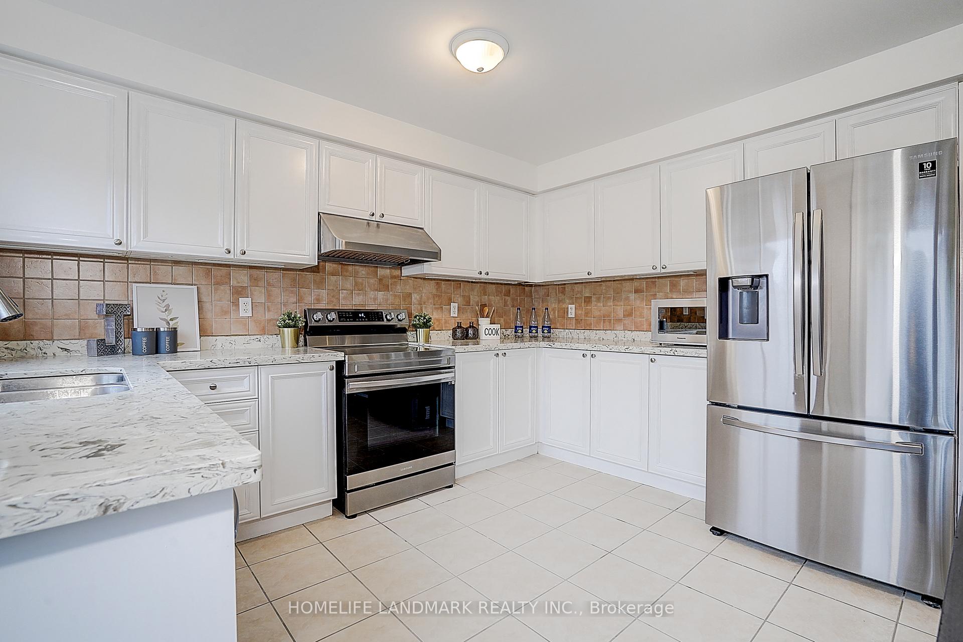 Photo 20 of 16 Eakin Mill Road, Markham, Wismer — HOMEH