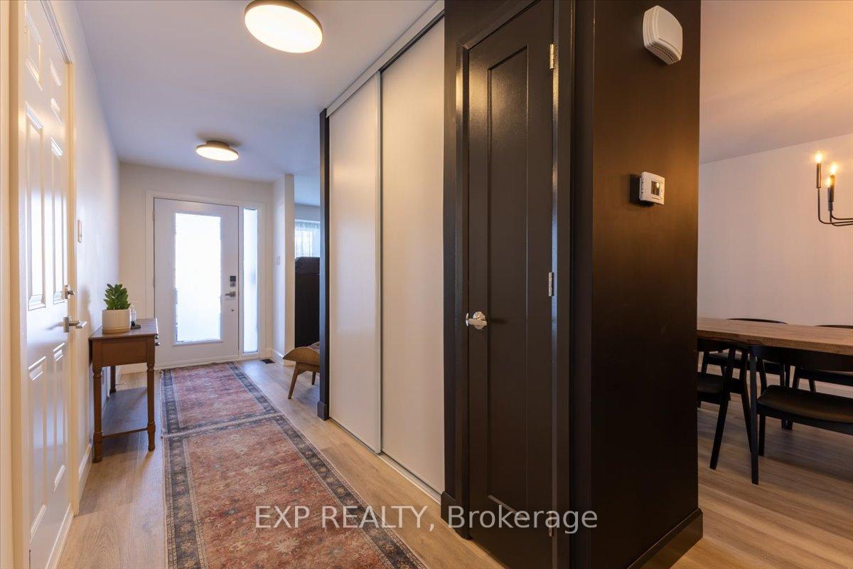 Photo 5 of 12 Harness Lane, Ottawa, Kanata - Bridlewood — HOMEH