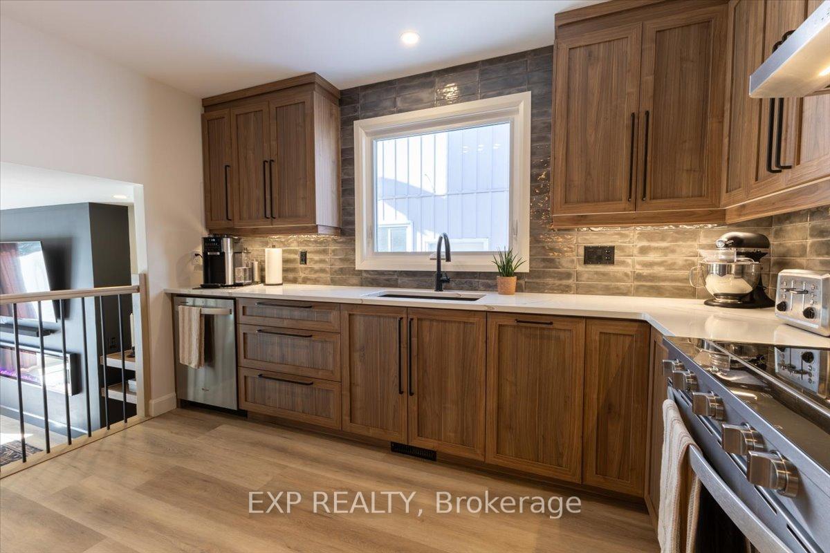 Photo 11 of 12 Harness Lane, Ottawa, Kanata - Bridlewood — HOMEH