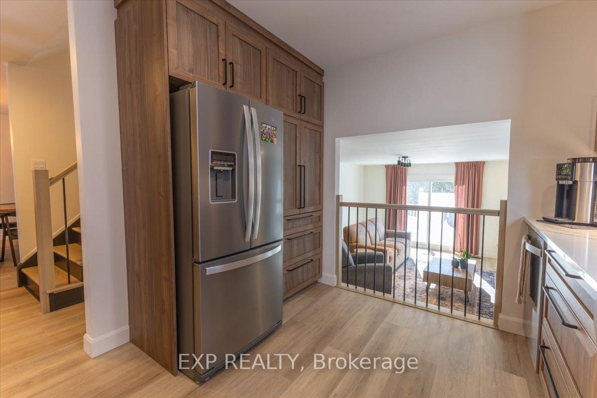 Photo 12 of 12 Harness Lane, Ottawa, Kanata - Bridlewood — HOMEH