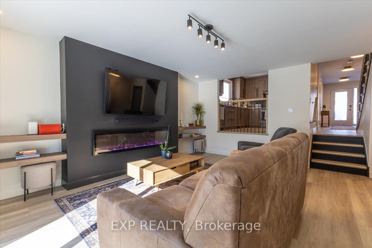Photo 14 of 12 Harness Lane, Ottawa, Kanata - Bridlewood — HOMEH
