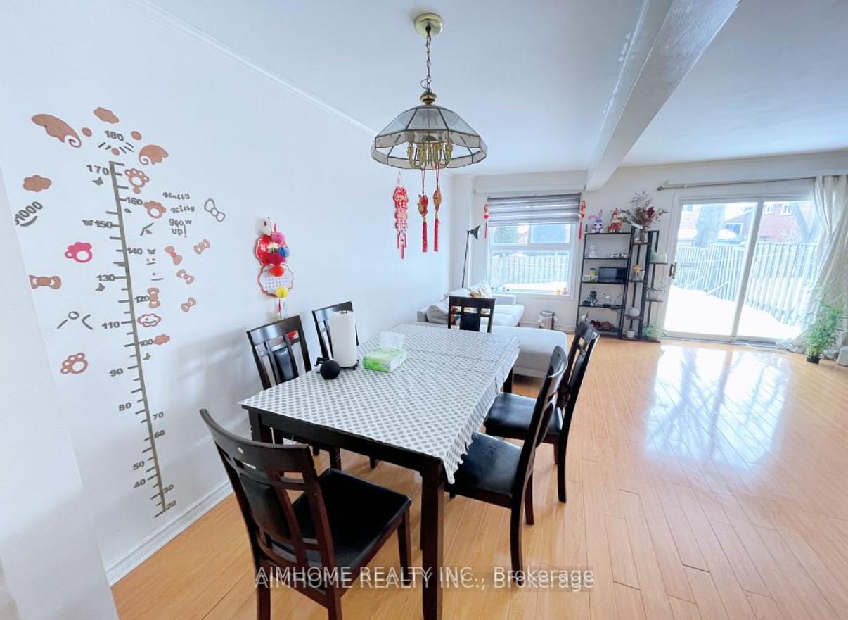 Photo 4 of 16 Upton Crescent, Markham, Milliken Mills West — HOMEH