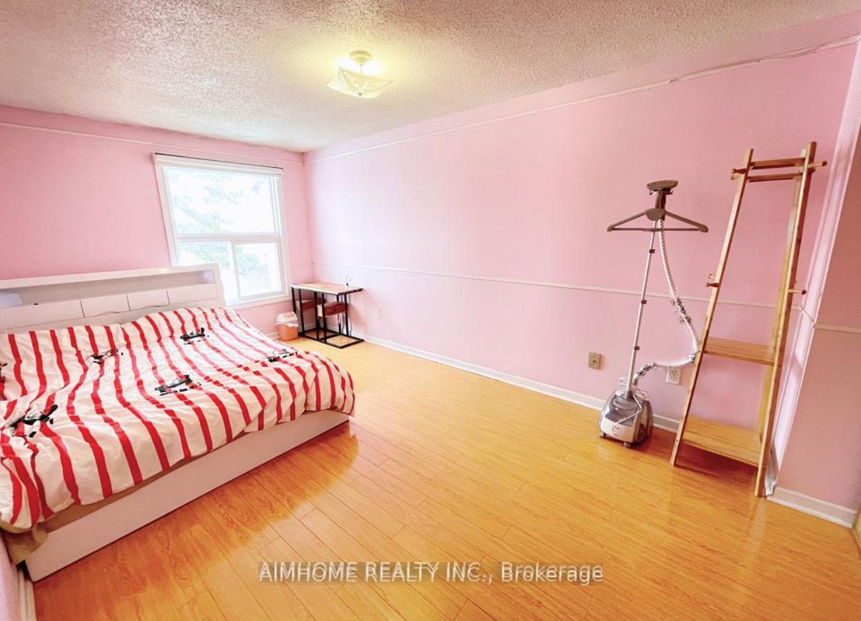 Photo 7 of 16 Upton Crescent, Markham, Milliken Mills West — HOMEH