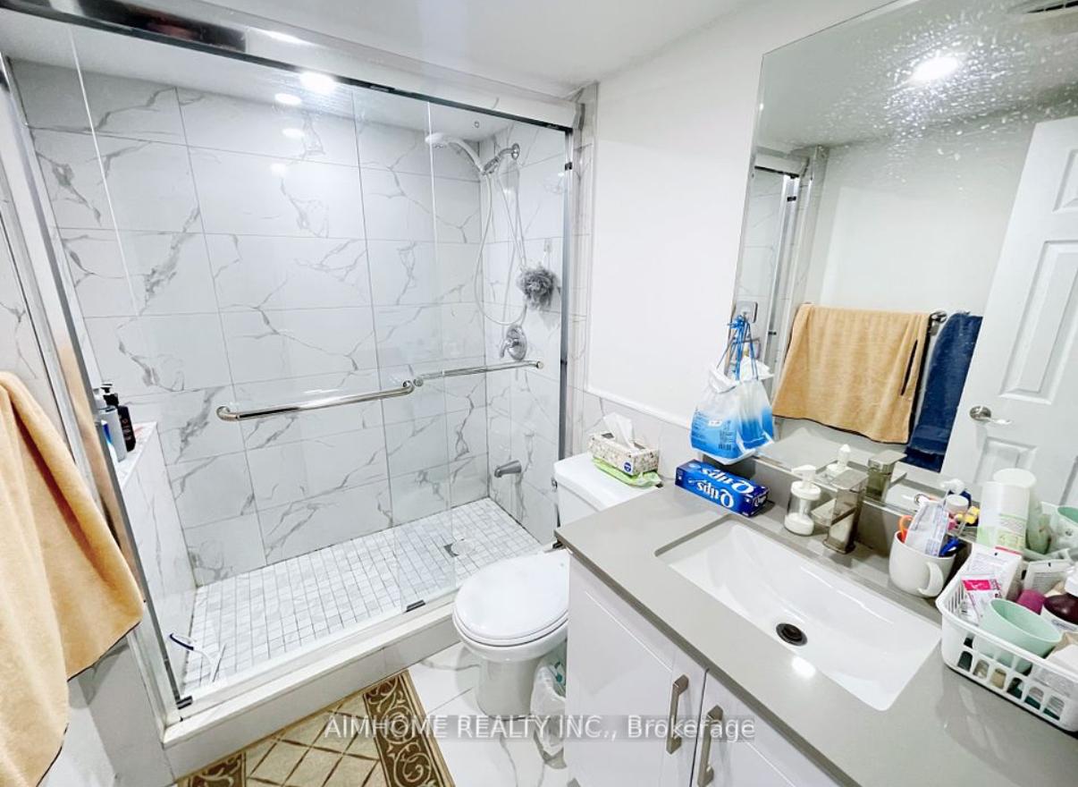 Photo 13 of 16 Upton Crescent, Markham, Milliken Mills West — HOMEH