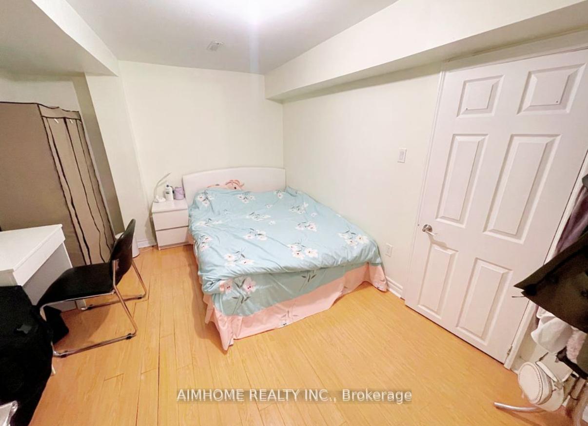 Photo 14 of 16 Upton Crescent, Markham, Milliken Mills West — HOMEH