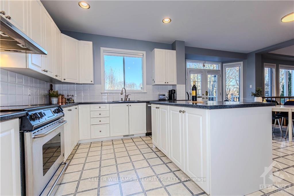Photo 11 of 72 Kenins Crescent, Ottawa, Kanata - Kanata Lakes/Heritage Hills — HOMEH