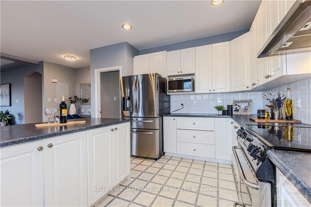Photo 12 of 72 Kenins Crescent, Ottawa, Kanata - Kanata Lakes/Heritage Hills — HOMEH