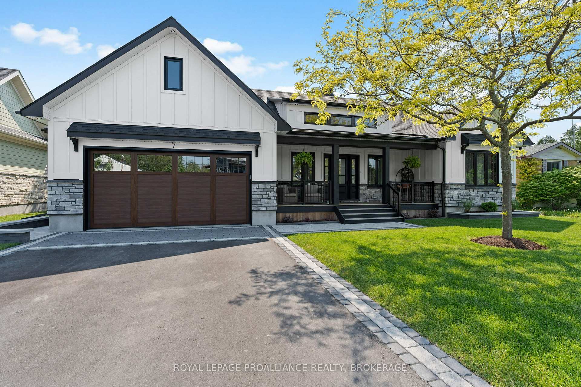 Front of 7 Crescent Drive