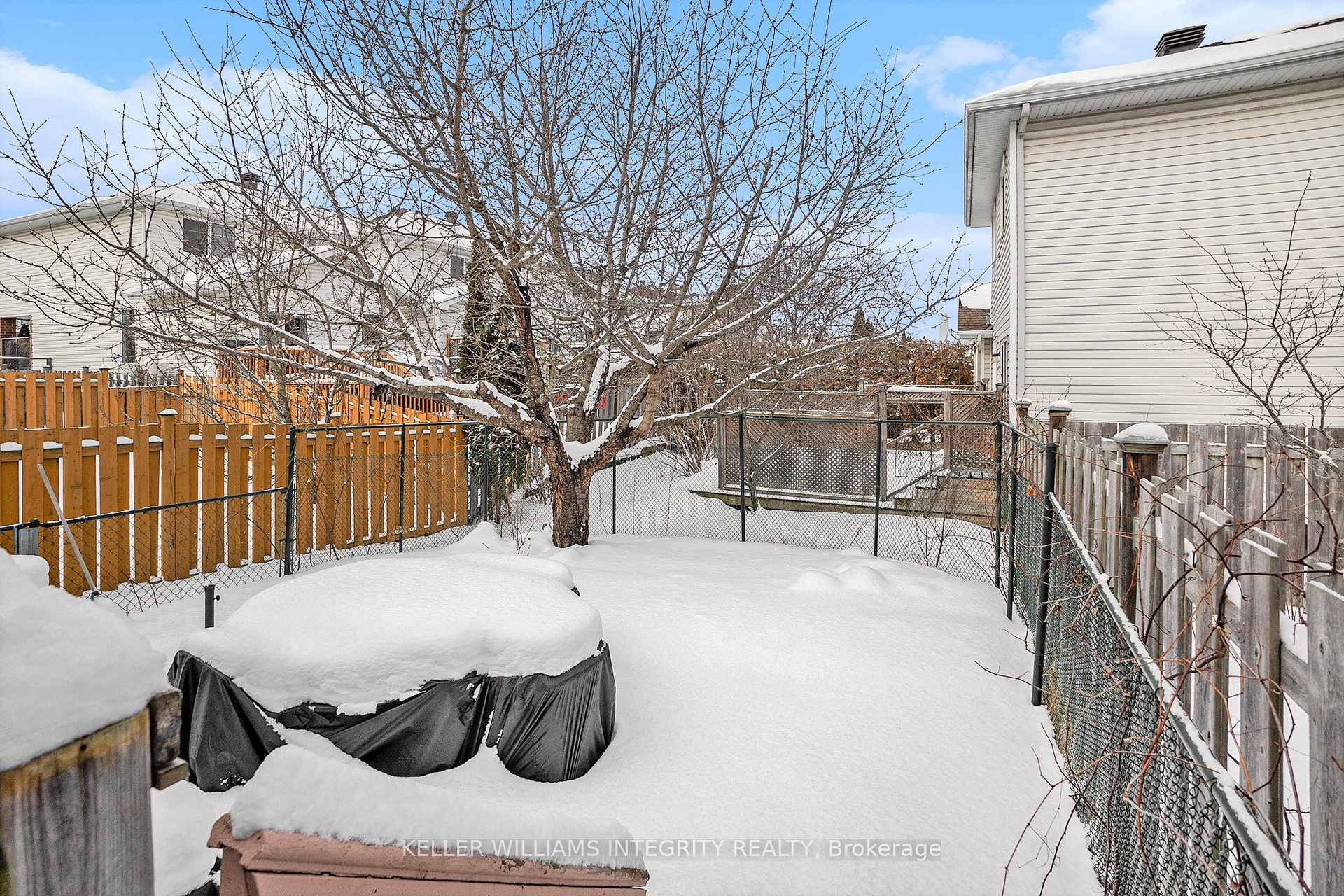 Photo 19 of 16 Woliston Crescent, Ottawa, Kanata - Morgan's Grant/South March — HOMEH