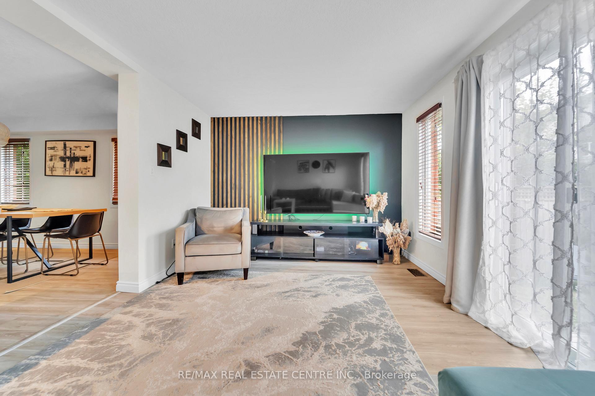 Photo 6 of 51 Madeleine Street N, Kitchener — HOMEH