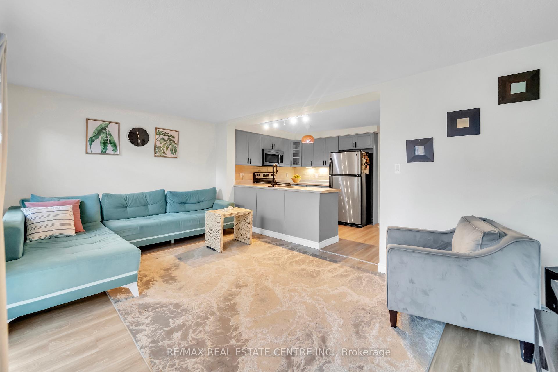 Photo 8 of 51 Madeleine Street N, Kitchener — HOMEH