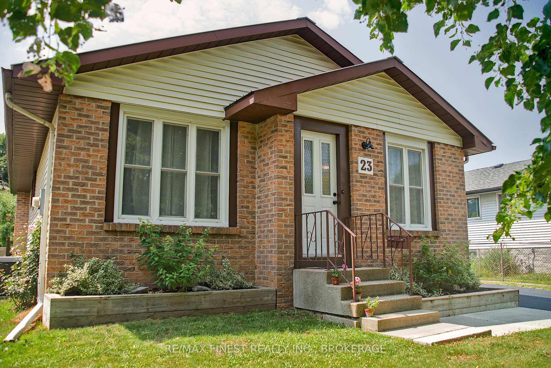 Photo 1 of 23 Dauphin Avenue, Kingston, Rideau — HOMEH