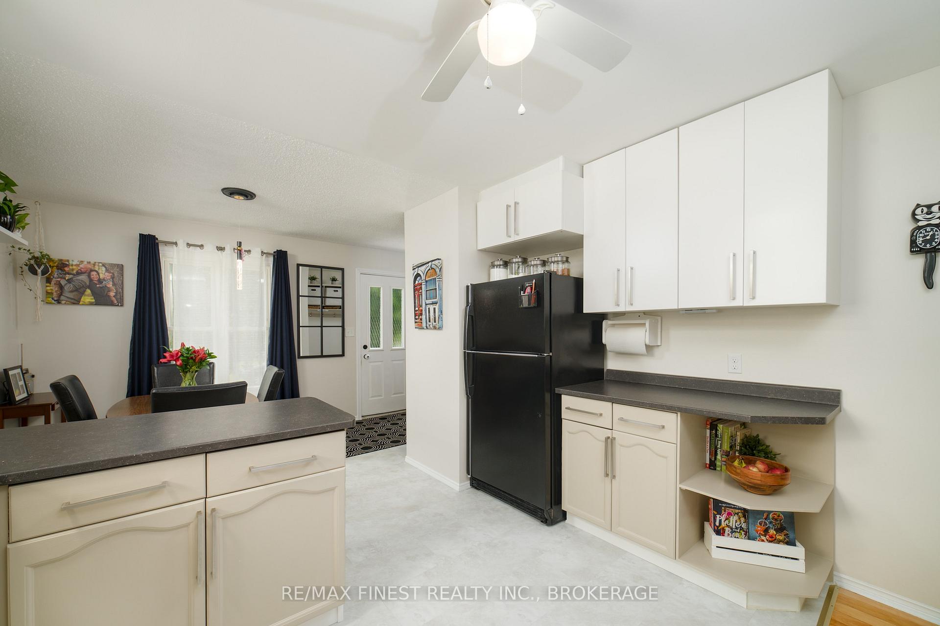 Photo 4 of 23 Dauphin Avenue, Kingston, Rideau — HOMEH