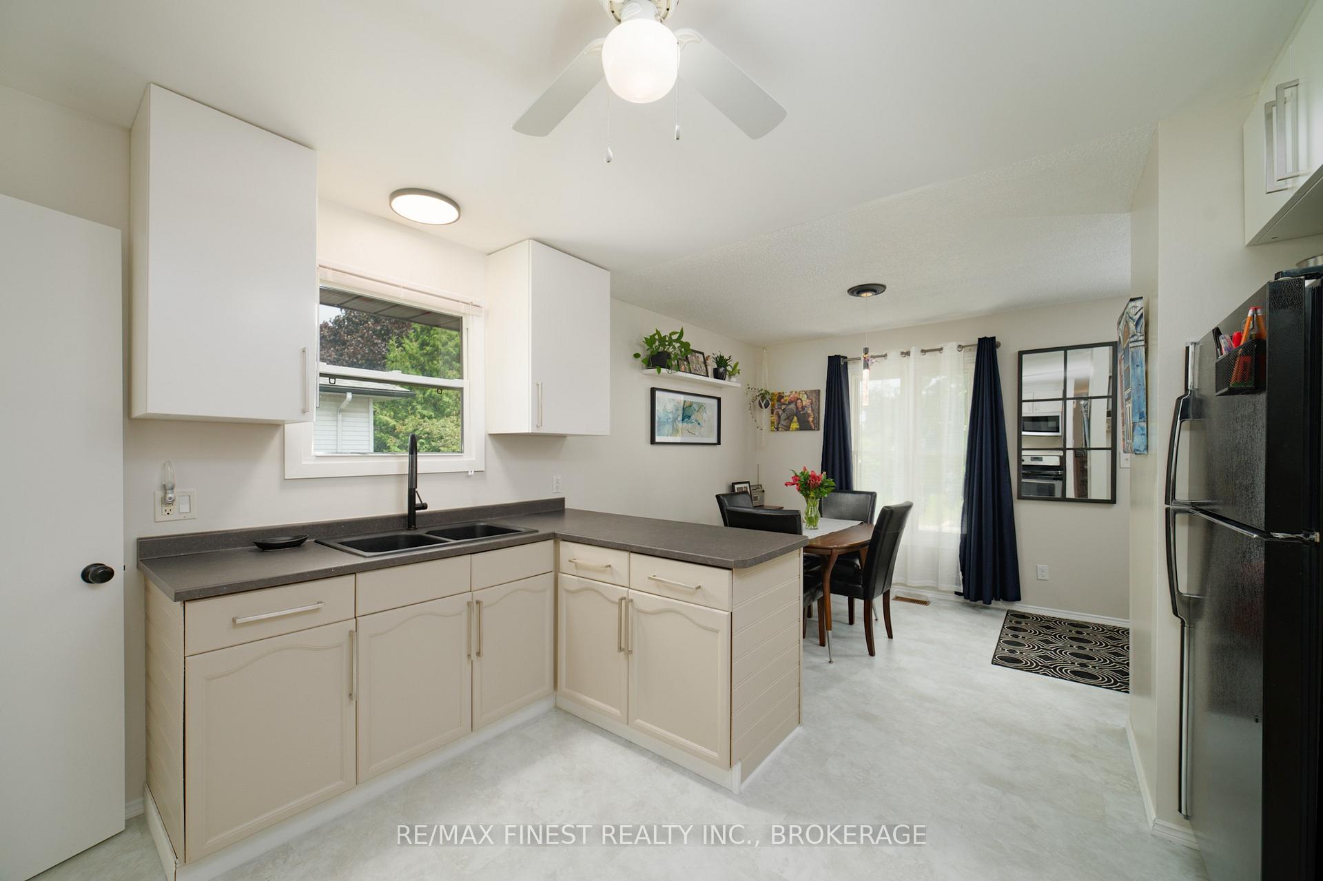 Photo 5 of 23 Dauphin Avenue, Kingston, Rideau — HOMEH